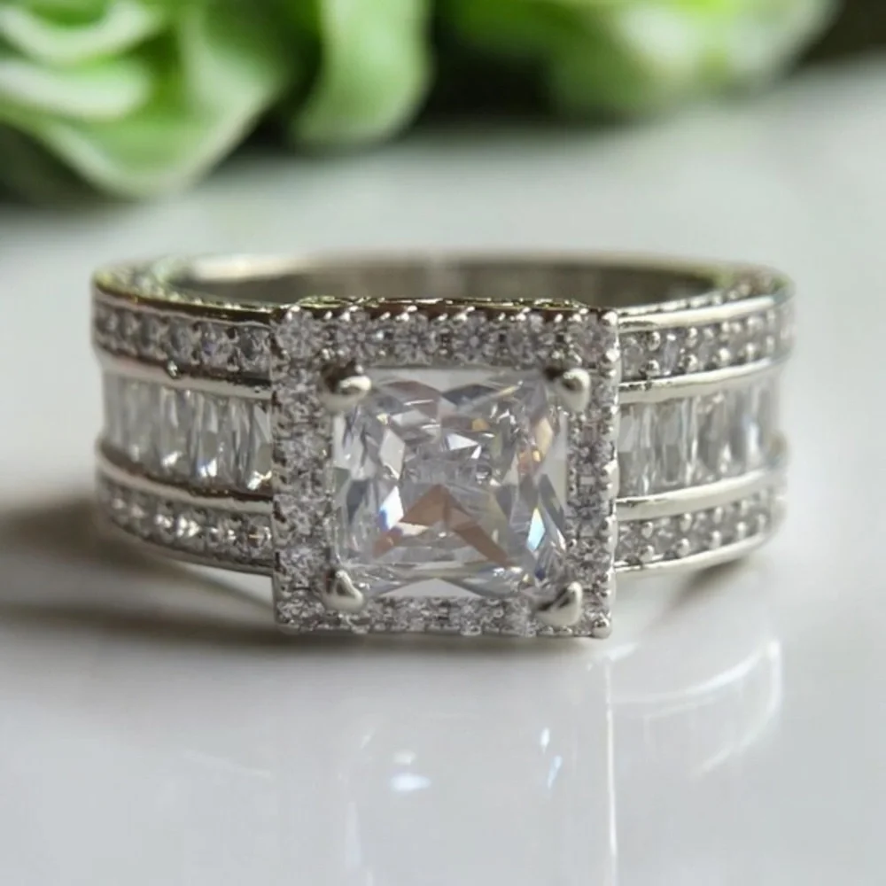 🆕 Solitaire & baguette stainless steel elegant ring silver